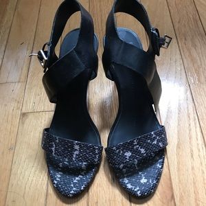 DV by dolce vita black & white sandals size 7 1/5